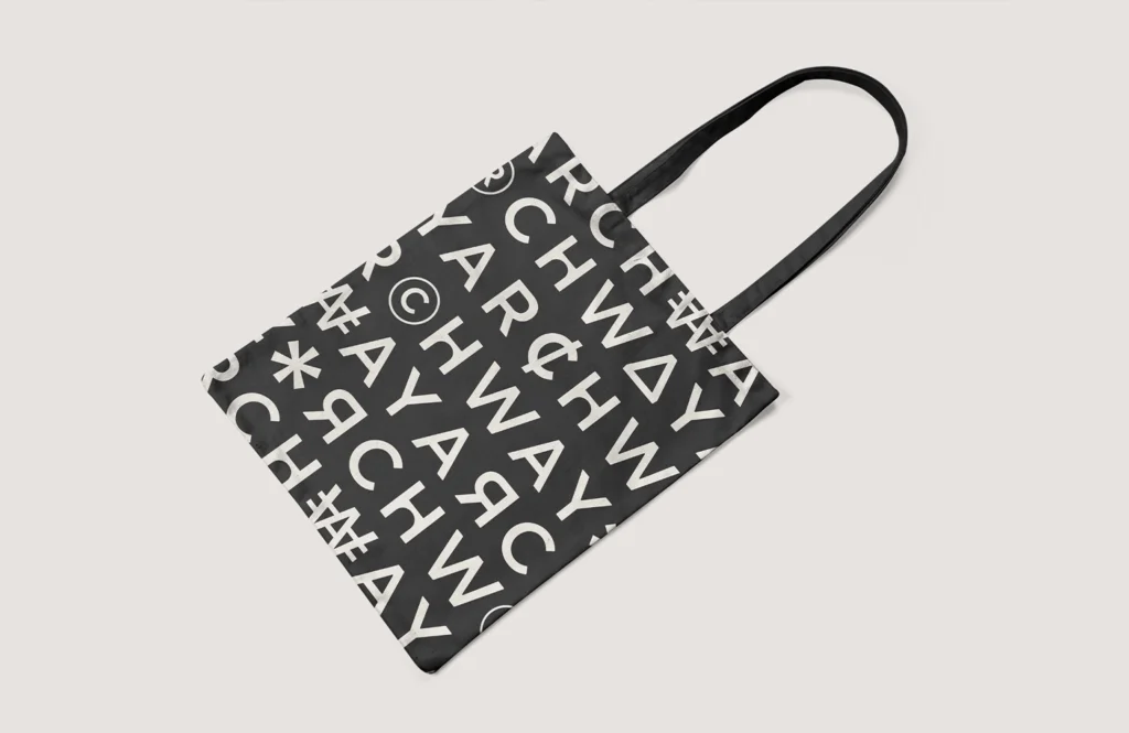 Fuentes divertidas en tendencias de diseño de marca con totebag